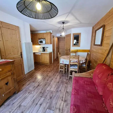 Apartment Cosy, 4 Personnes, 1 Chambre, 1 Coin Montagne - Monta06 *